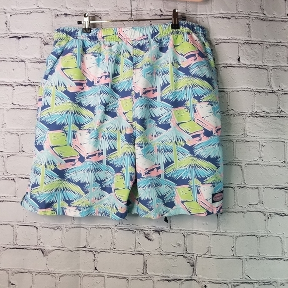 Vineyard Vines palm tree swim trunks - Picture 4 of 10